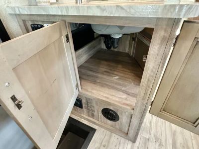 2019 Entegra Odyssey 26D — photo 20 view