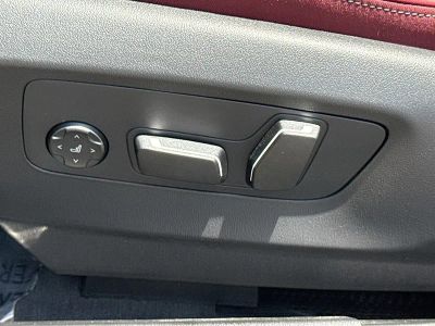 2027 BMW 5 Series — photo 25 view