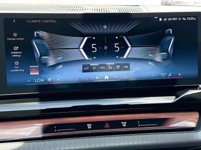 2027 BMW 5 Series — photo 35 view