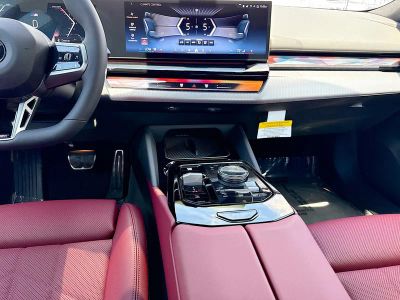 2027 BMW 5 Series — photo 19 view