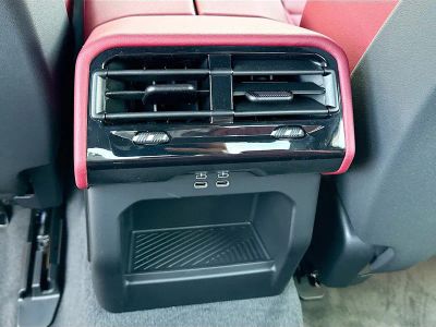 2027 BMW 5 Series — photo 20 view