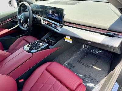 2027 BMW 5 Series — photo 14 view
