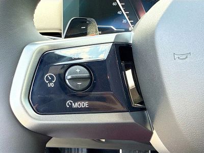 2027 BMW 5 Series — photo 38 view