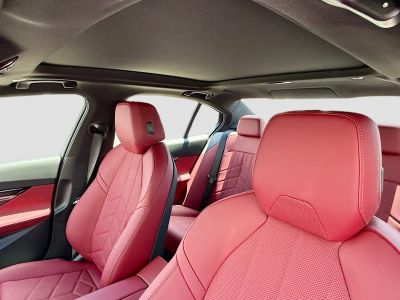 2027 BMW 5 Series — photo 27 view