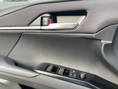 2026 Toyota Camry - Photo 4