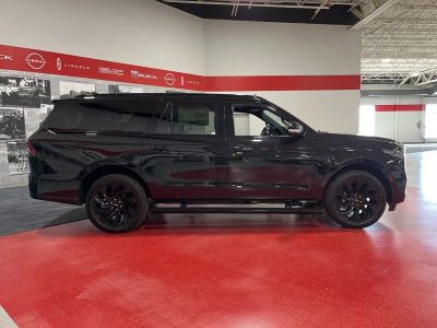 2026 Lincoln Navigator L — side profile view