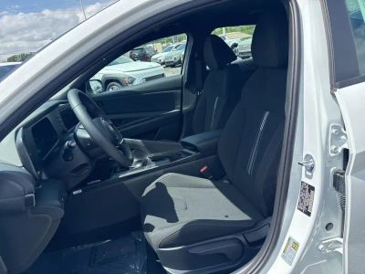 2026 Hyundai Elantra - Photo 7