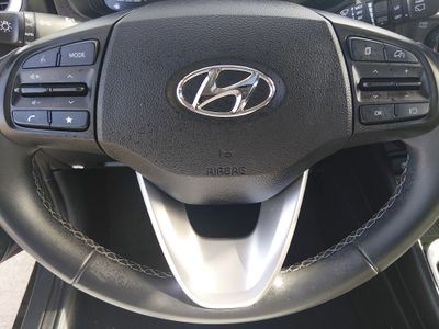 2025 Hyundai Venue — photo 12 view