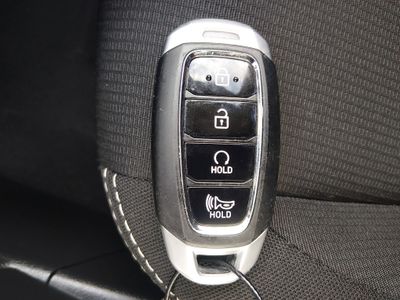 2025 Hyundai Venue — photo 15 view