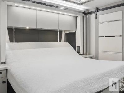 2026 Tiffin Motorhomes Zephyr - Photo 20