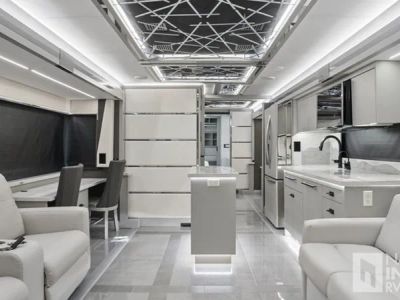 2026 Tiffin Motorhomes Zephyr - Photo 9