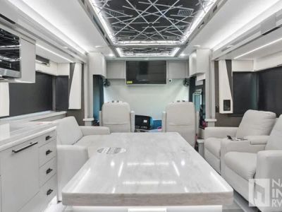 2026 Tiffin Motorhomes Zephyr - Photo 14