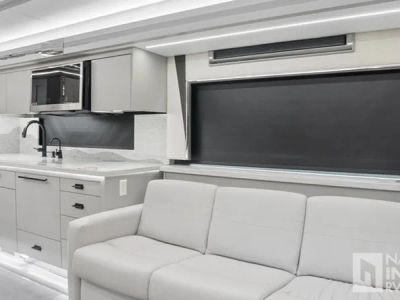 2026 Tiffin Motorhomes Zephyr - Photo 11