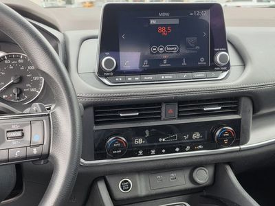2023 Nissan Rogue — photo 9 view
