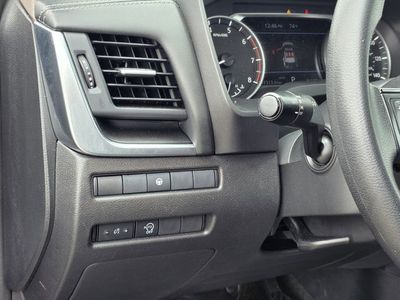 2023 Nissan Rogue — photo 18 view