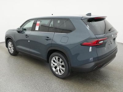 2026 Toyota Grand Highlander — photo 8 view