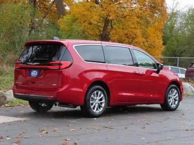 2026 Chrysler Pacifica — rear three-quarter view