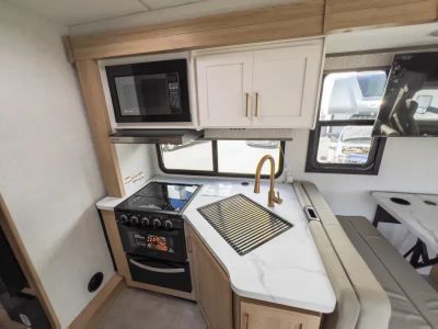 2027 Thor Motor Coach CHATEAU — photo 11 view
