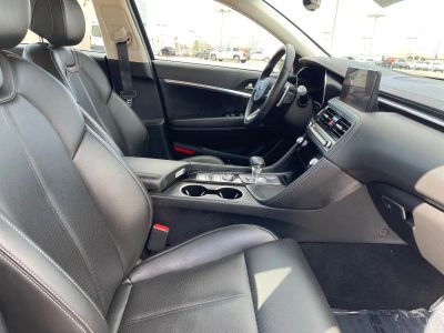 2025 Genesis G70 — photo 15 view