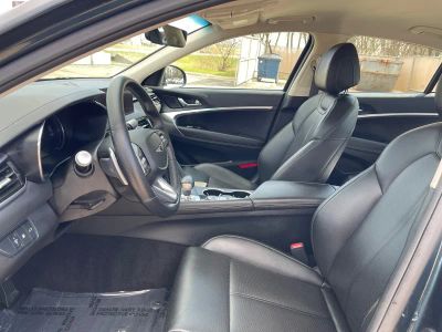 2025 Genesis G70 — photo 9 view