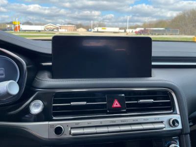 2025 Genesis G70 — photo 11 view