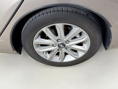2015 Hyundai Elantra — photo 31 view