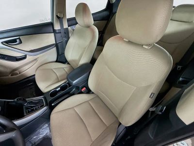 2015 Hyundai Elantra — photo 19 view