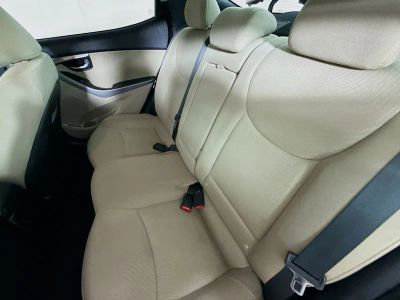 2015 Hyundai Elantra — photo 23 view