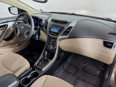 2015 Hyundai Elantra — photo 30 view