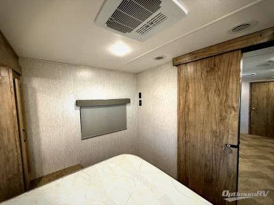 2022 Palomino Solaire — photo 14 view