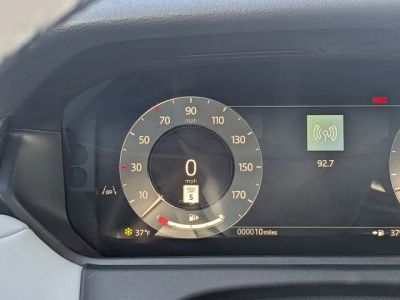 2026 Land Rover Range Rover Velar — photo 25 view