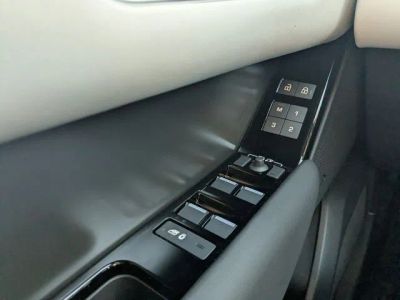 2026 Land Rover Range Rover Velar — photo 16 view