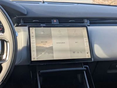 2026 Land Rover Range Rover Velar — photo 15 view