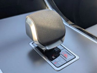 2026 Land Rover Range Rover Velar — photo 22 view