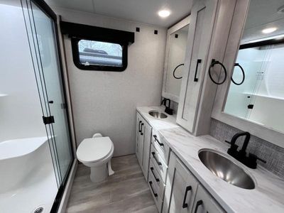 2024 KZ Durango - Photo 30