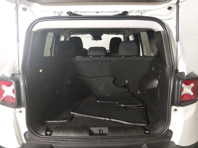 2023 Jeep Renegade - Photo 11