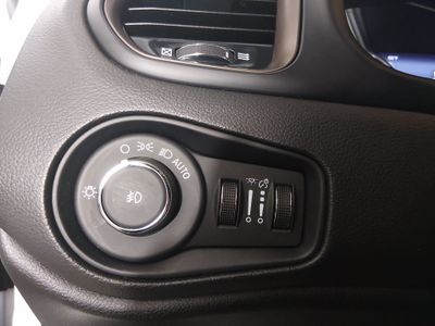 2023 Jeep Renegade - Photo 13