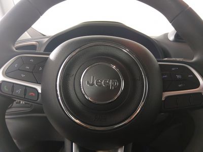 2023 Jeep Renegade - Photo 12