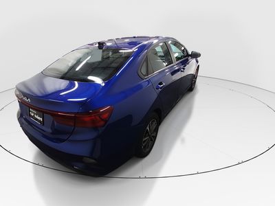 2024 Kia Forte — photo 7 view