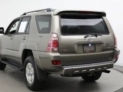 2005 Toyota 4Runner — interior view