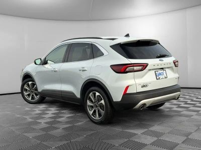 2025 Ford Escape — side profile view