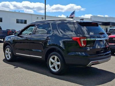 2016 Ford Explorer — interior view