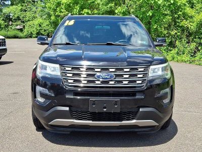 2016 Ford Explorer — side profile view