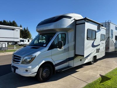 2018 Tiffin Motorhomes Wayfarer - Photo 2