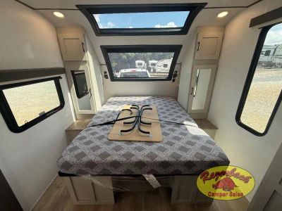 2027 Coachmen RV AMERICAN SPIRIT — photo 9 view