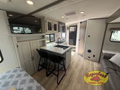 2027 Coachmen RV AMERICAN SPIRIT — photo 11 view