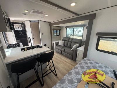 2027 Coachmen RV AMERICAN SPIRIT — photo 10 view