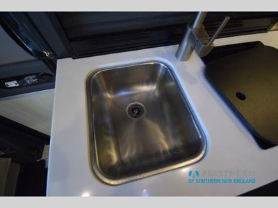 2024 Airstream Interstate - Photo 12