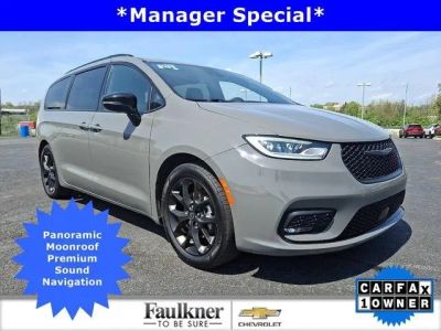 2025 Chrysler Pacifica Limited in Ceramic Gray Clearcoat — front three-quarter view
