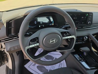 2026 Hyundai Elantra — photo 19 view